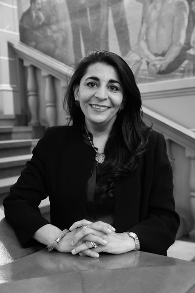 Gobind Daswani, Arti